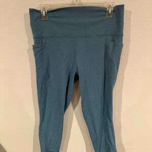 Athleta Salutation Stash Crop Legging Size Large